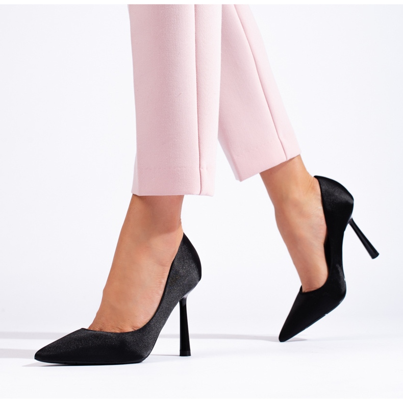 Saltos altos de mulher Vinceza preto 2