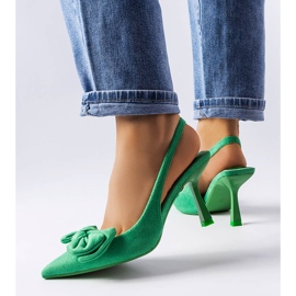 Alfinetes verdes com laço da Olengo 2