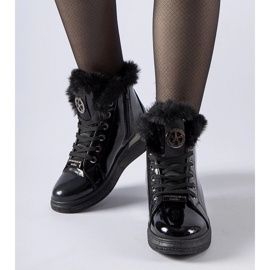 Tênis preto forrado com pele Lubriano 1