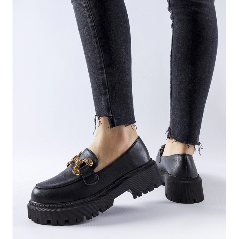 Mocassins pretos decorados com strass Uzzone 1