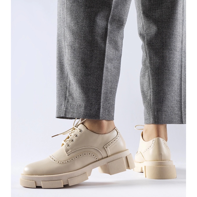 Sapatos Piazzetta bege com cadarço 1 Sapatos Piazzetta bege com cadarço 1