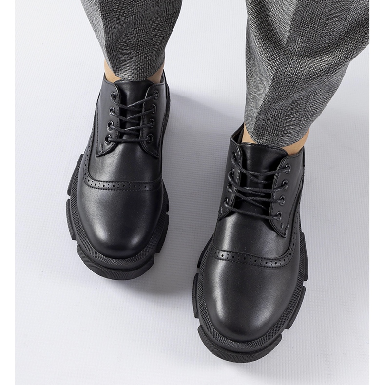 Sapatos pretos com cadarço Piazzetta 2