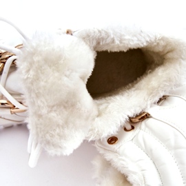 Botas esportivas femininas isoladas com cadarço Trappers branco Bastini 7
