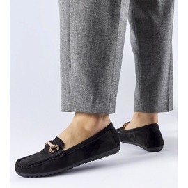 Mocassins pretos decorados com fivela Fernanda 1