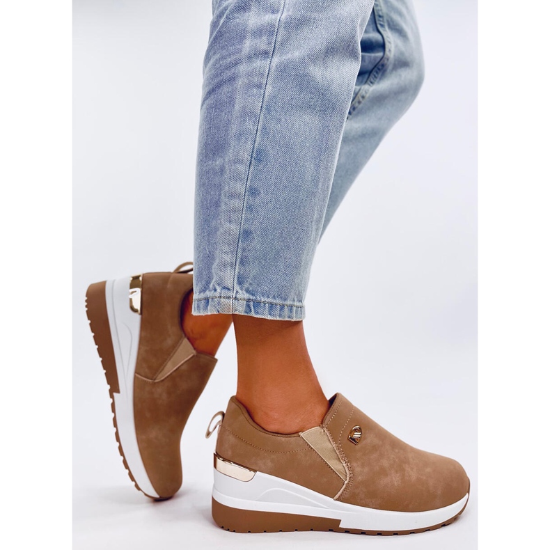 Sapatos de cunha Hense Khaki bege 1