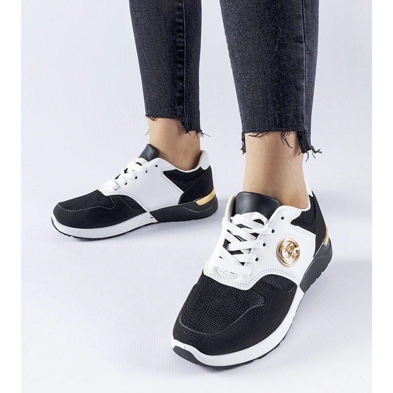 Tênis esportivo Almenno preto e branco 1