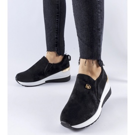 Tênis slip-on preto Vitale com cunha 1
