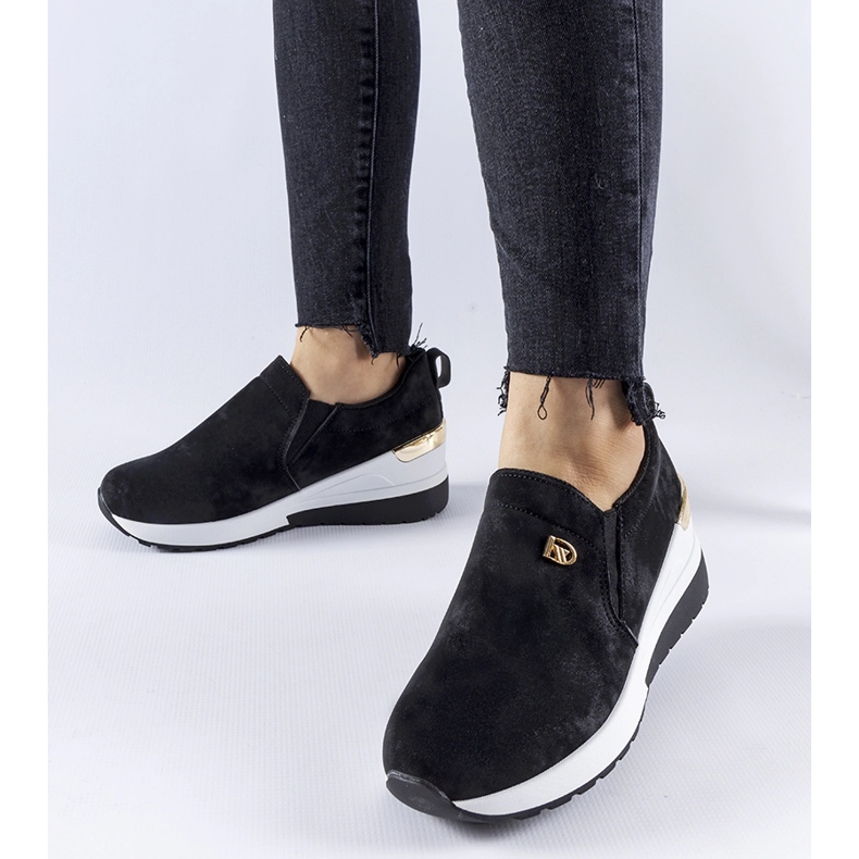 Tênis slip-on preto Vitale com cunha 1