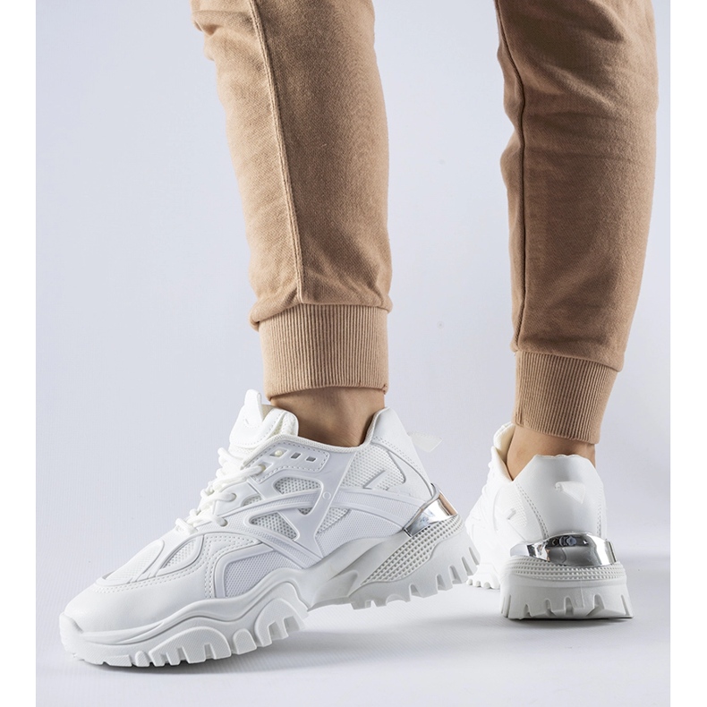 Tênis esportivo branco Cislago 1