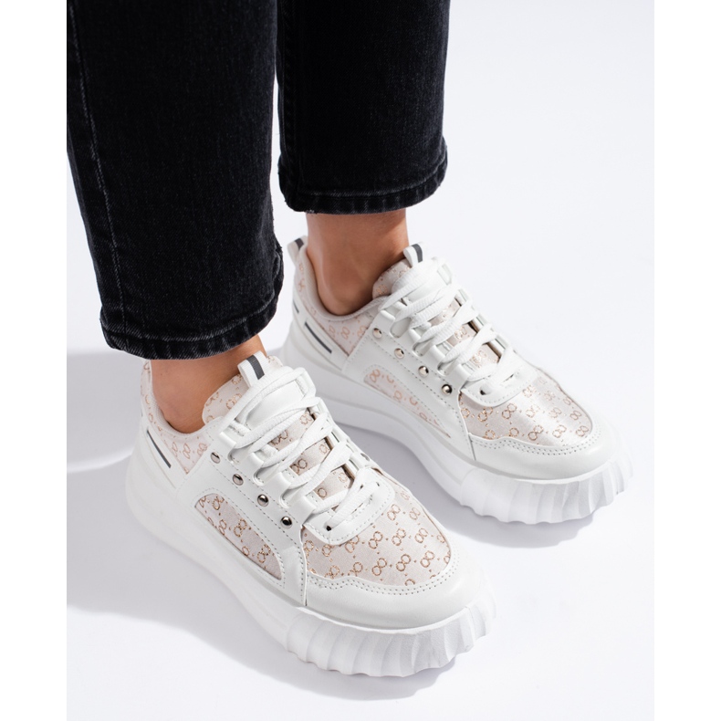 Sapatos esportivos femininos brancos com sola grossa 1