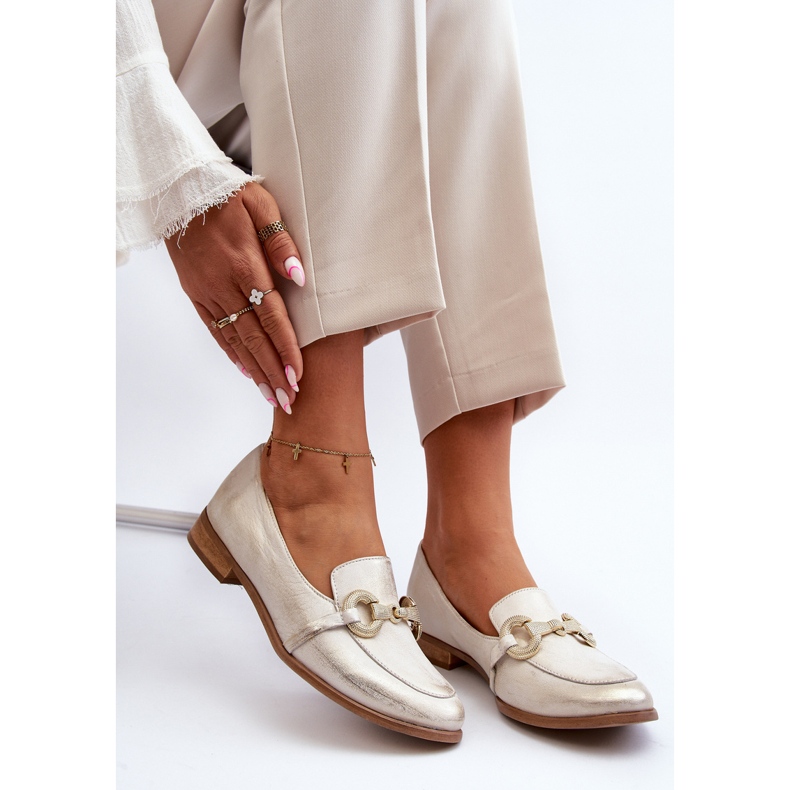 Mocassins femininos de couro Zazoo 2880 com decoração dourada dourado 2