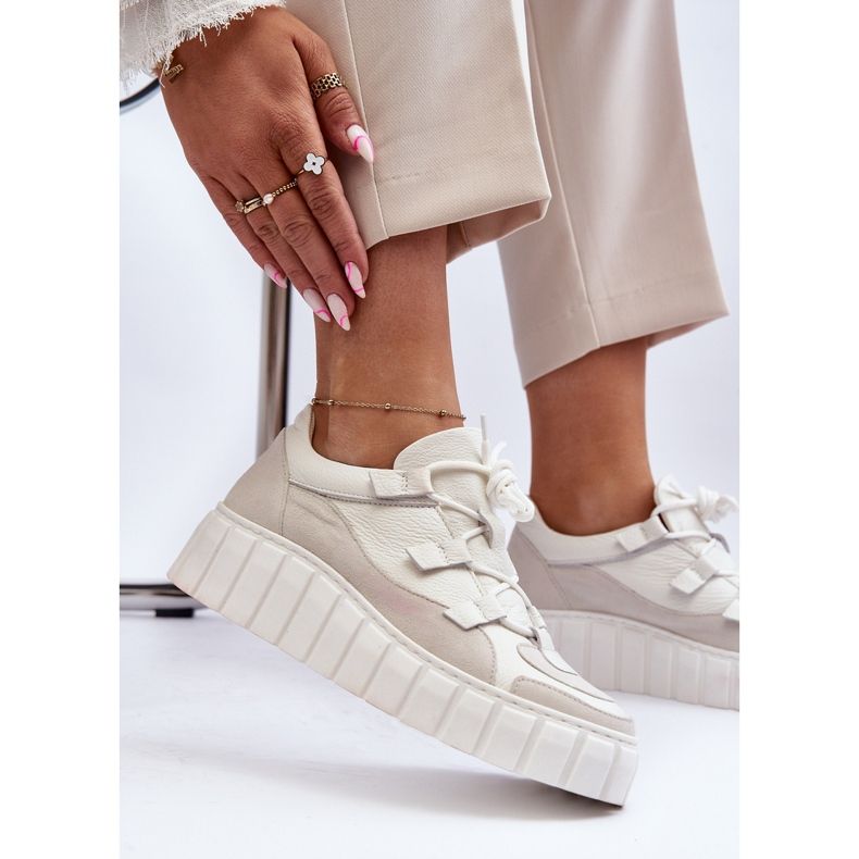 Calçado Esportivo Feminino de Couro na Plataforma M01/1 Zazoo Bege Claro 1