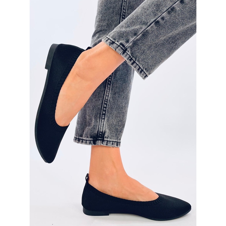 Kreiss Sapatilhas pretas com aberturas preto 1