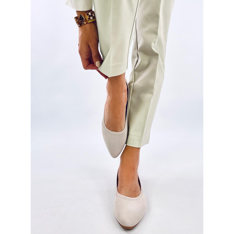 Sapatilhas Kreiss Bege com aberturas 1