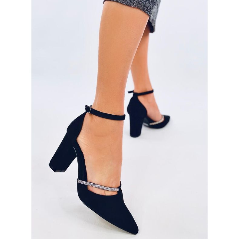 Ingrid Sapatos pretos de salto alto com strass 2