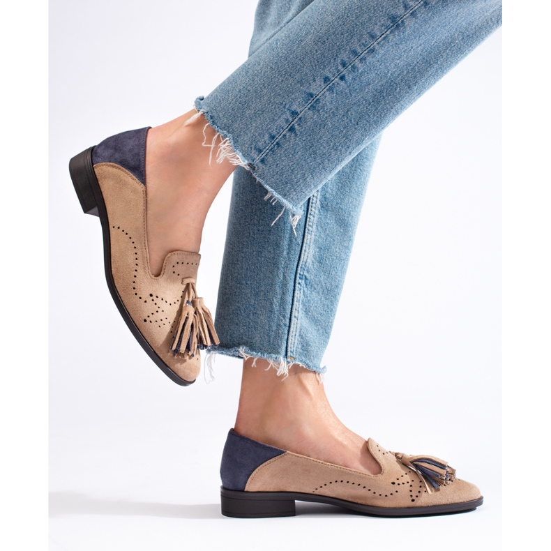 Mocassins de camurça bege perfurados por Daszyński 2