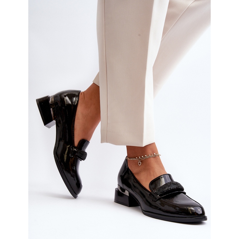 Vinceza Sapatos femininos envernizados de salto baixo, preto Marilni 2