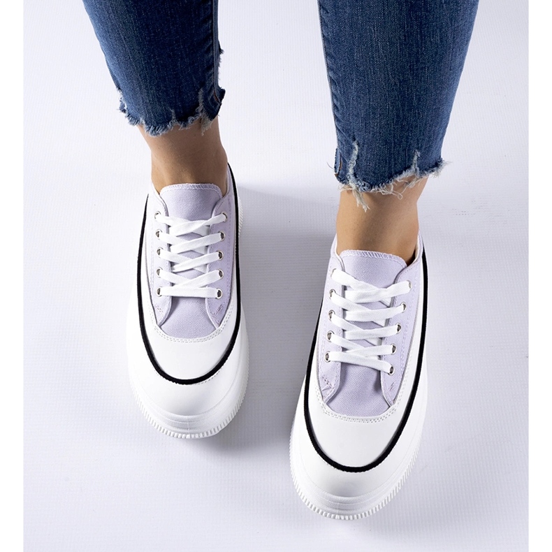 Tênis roxo na plataforma Plesio 1