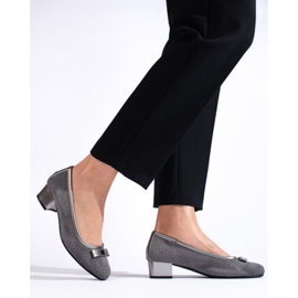 Sapatos de salto baixo com aberturas cinza Daszyński 1 Sapatos de salto baixo com aberturas cinza Daszyński 1