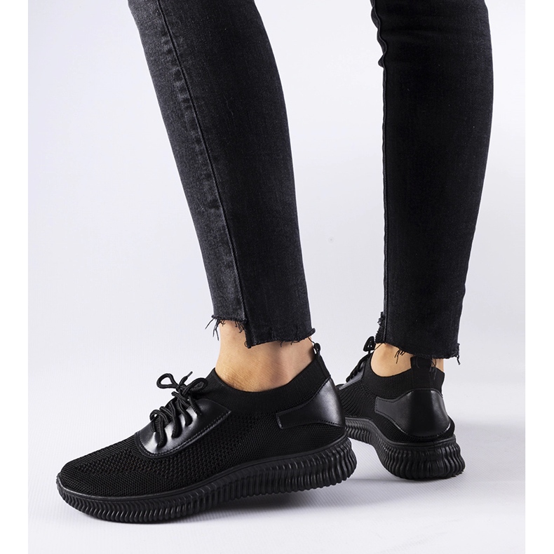 Tênis Pierantonio preto vazado 1