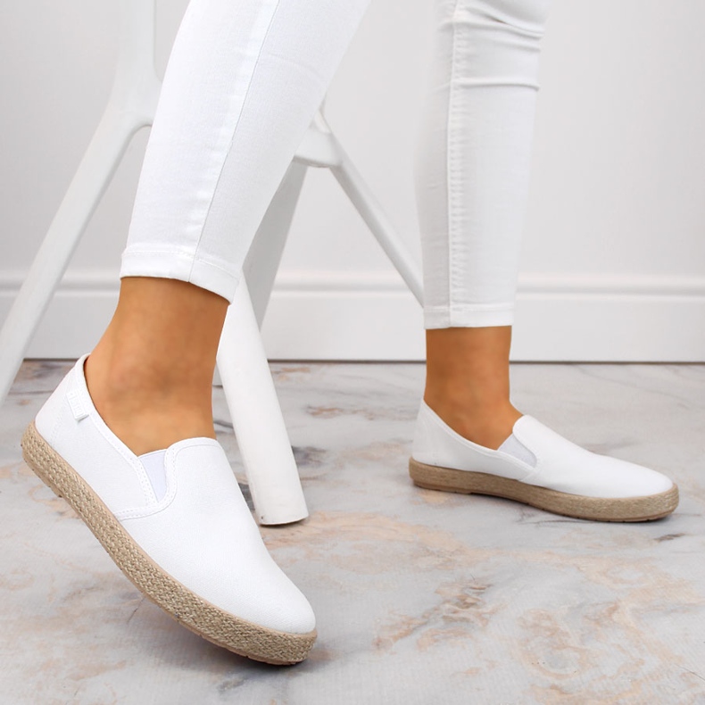 Alpargatas sem cadarço de mulher branca Big Star DD274015 branco 2