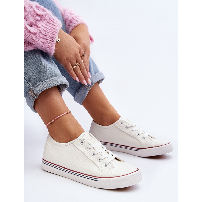 Tênis feminino de couro ecológico branco Lirean 2