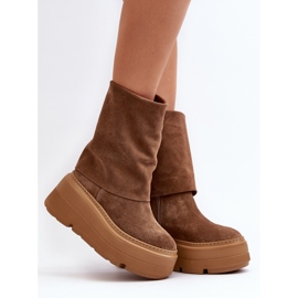 Botins femininos de camurça Zazoo 3410 em uma enorme plataforma de camelo marrom 2
