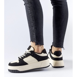 Tênis preto na plataforma Crim 1