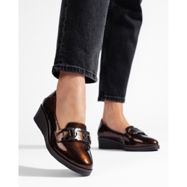 W. Potocki Sapatos de mulher Potocki em pele envernizada com cunha baixa marrom 1