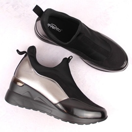 Brogues femininos com salto em cunha eVento preto 1