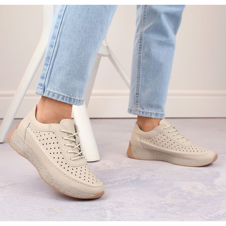 Sapatos femininos de couro perfurado, bege, Sergio Leone SP013 2