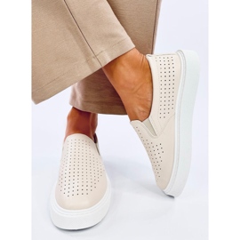 Tênis slip-on Towns bege com aberturas 1