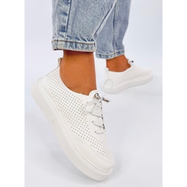 Tênis Zinder branco com aberturas 2 Tênis Zinder branco com aberturas 2