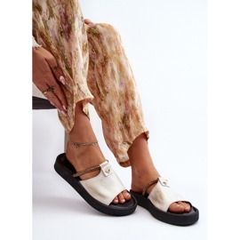 Chinelos de couro feminino Zazoo 2896 branco e dourado 1