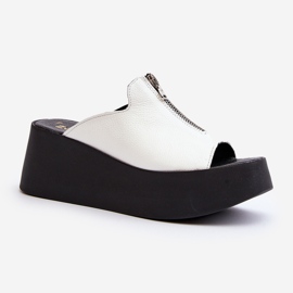 Chinelos femininos Zazoo 2916 em uma plataforma enorme com zíper, branco 1