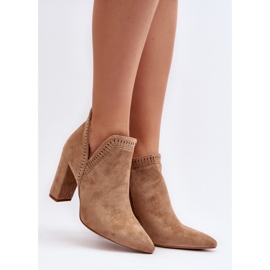Botins femininos de salto alto com recorte Kerestia bege 2