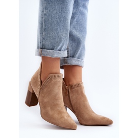 Botins de salto alto Bege Vailen com padrão perfurado 2