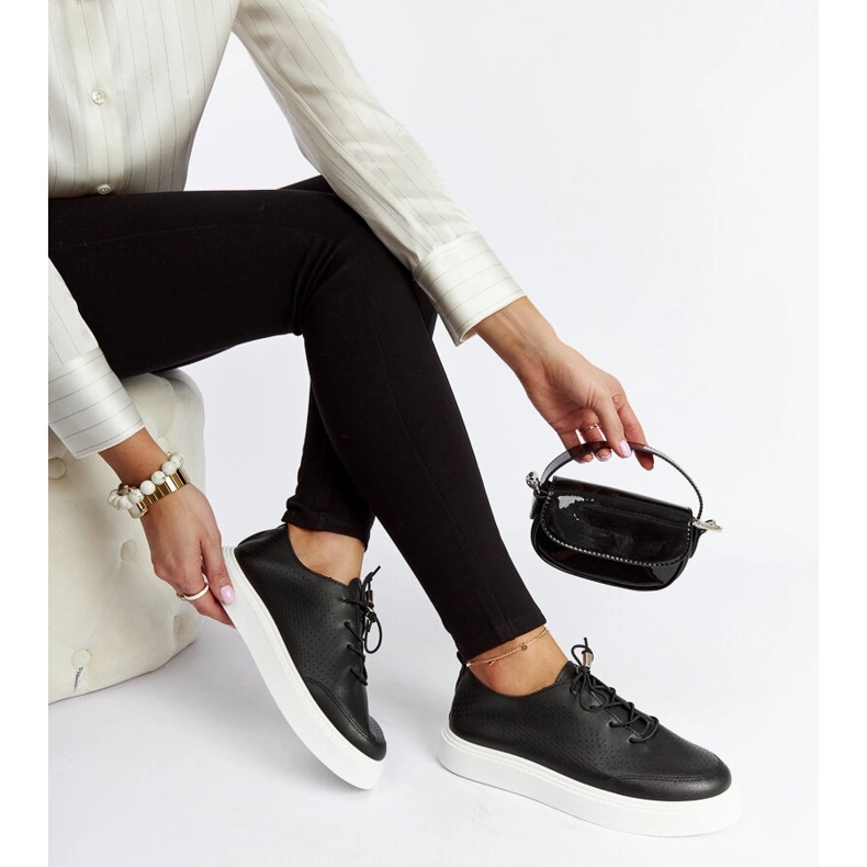 Tênis Laytonville preto perfurado 1