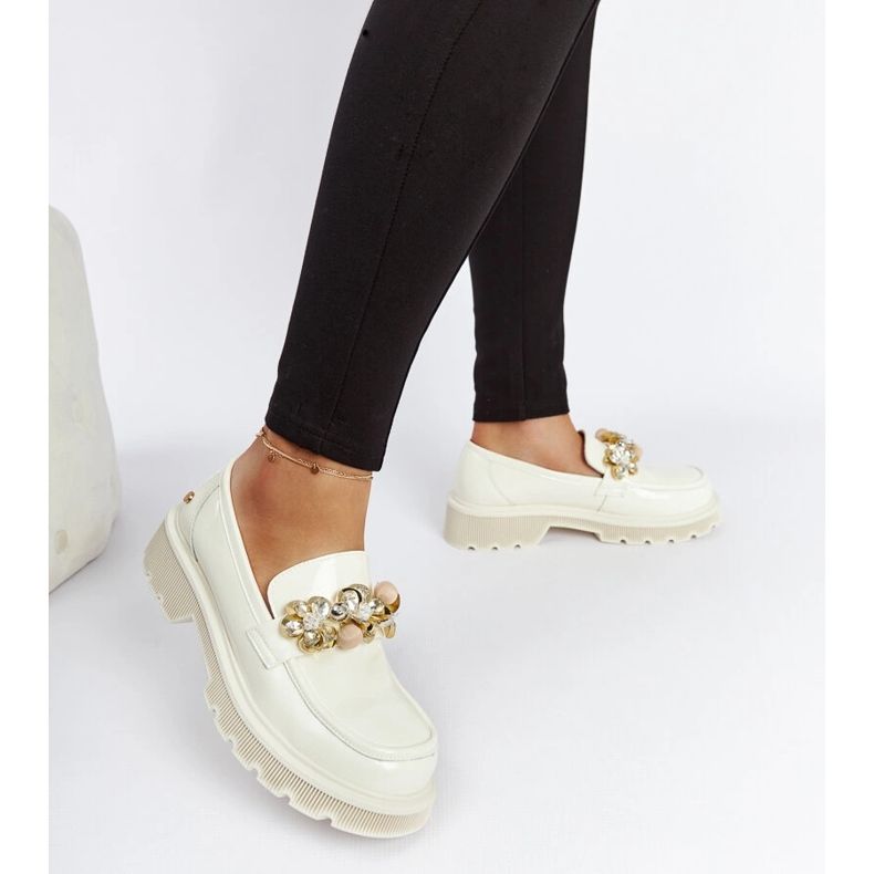 Mocassins de couro envernizado bege Goe NN2N4202 2