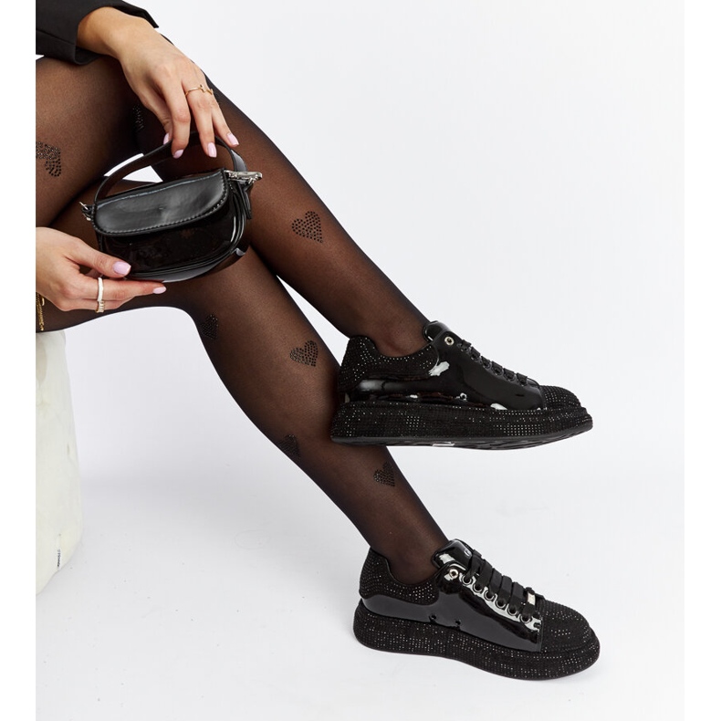 Tênis Goe NN2N4010 preto com strass 1