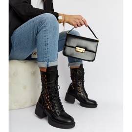 Botas pretas de salto alto Visalia com aberturas preto 1 Botas pretas de salto alto Visalia com aberturas preto 1