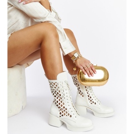 Botas de salto alto brancas com aberturas Visalia branco 1 Botas de salto alto brancas com aberturas Visalia branco 1