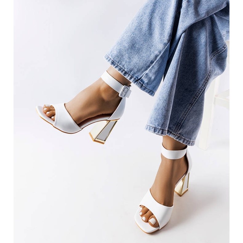 Marlens sandália bloco branco 1