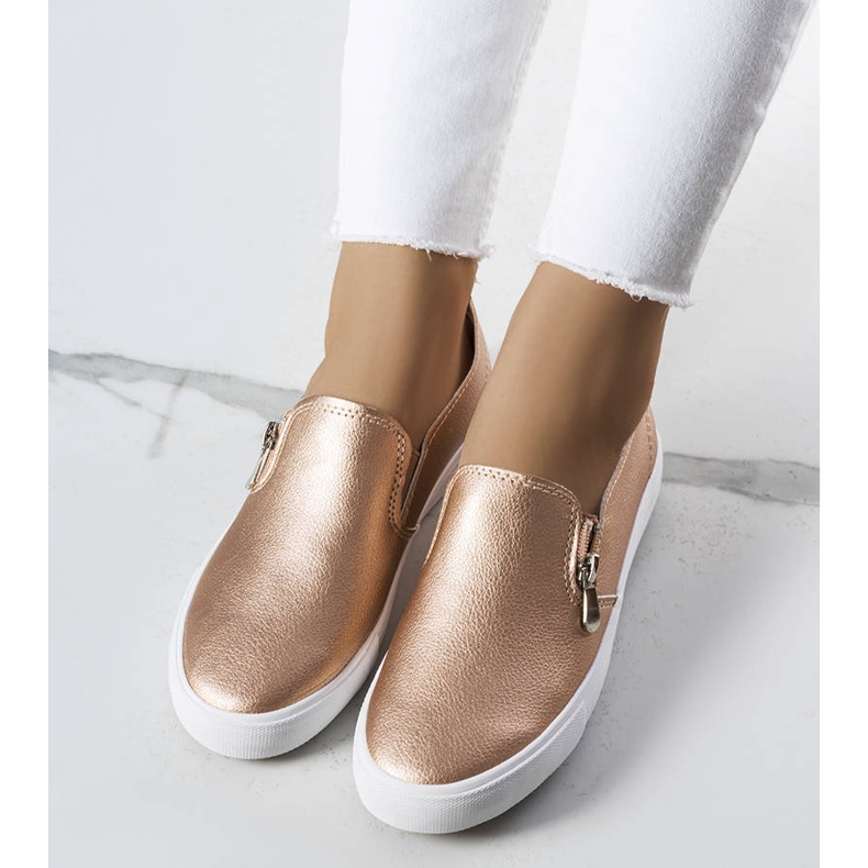 Tênis de couro ecológico Denain dourado 1