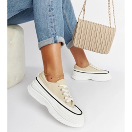 Tênis bege na plataforma Plesio 2