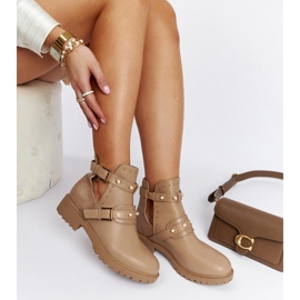 Botins bege com recorte e pérolas Asker 1