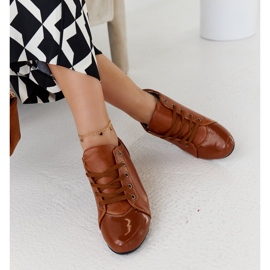 Sapatos marrons com biqueira envernizada da Parady castanho 1 Sapatos marrons com biqueira envernizada da Parady castanho 1