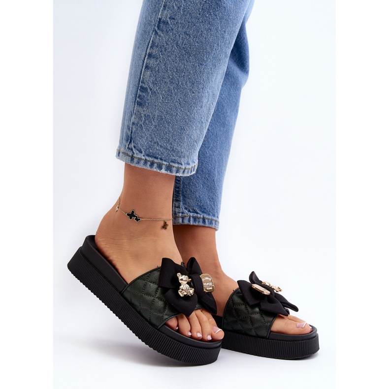 Chinelos femininos pretos com laço e ursinho de pelúcia Katerina 2