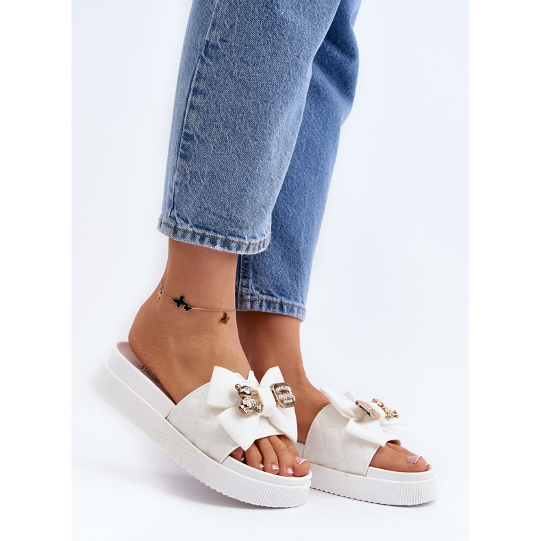 Chinelos femininos com laço e ursinho de pelúcia, Katerina Branco 2