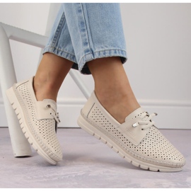 Sapatos femininos de couro perfurado, bege Vinceza 7872 1